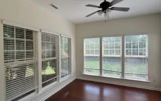 how long to wait between coats of paint on walls